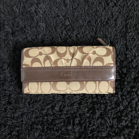 Coach Wallet - Picture 1 of 6